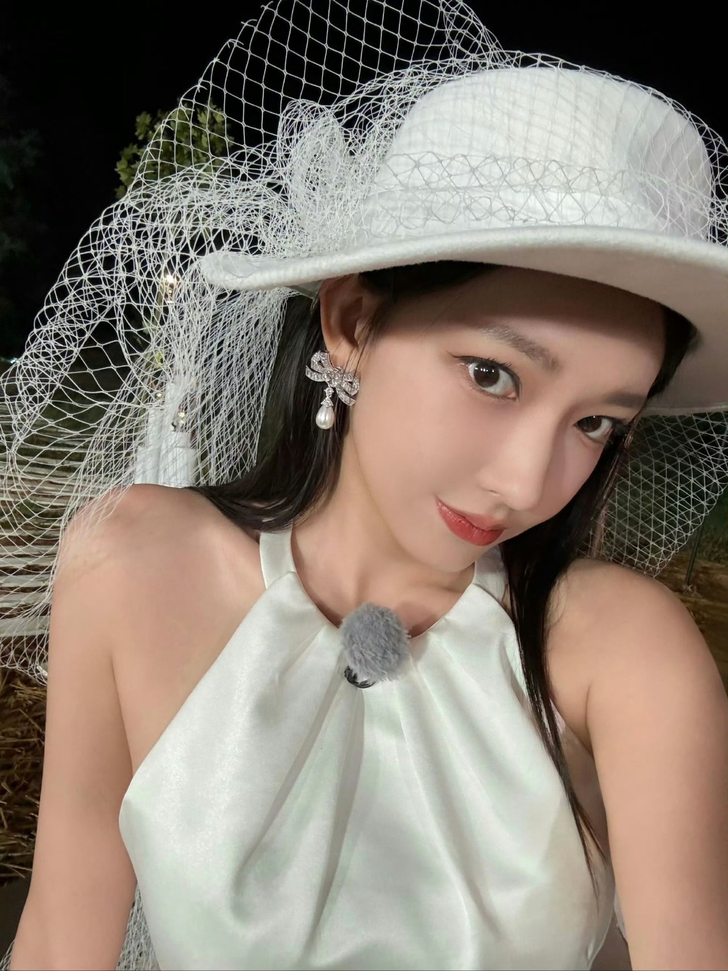 A moment captured by Cheng Xiao's fan