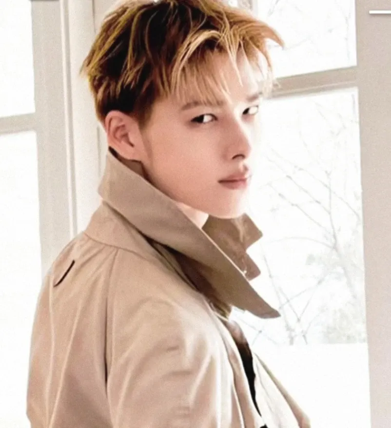 Foto terbaru NI-KI (ENHYPEN)