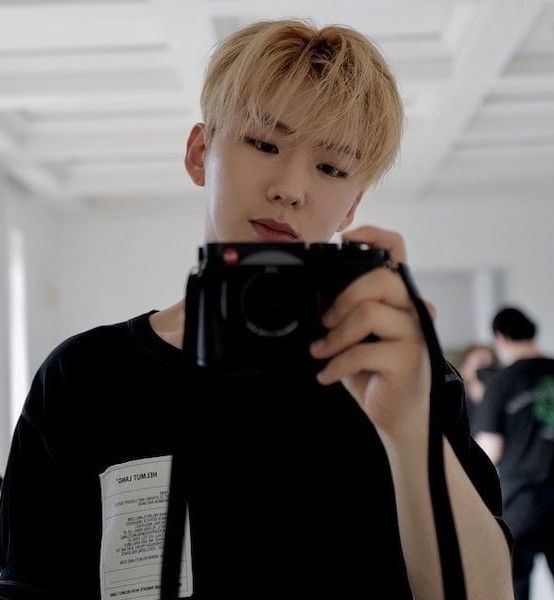 Behind-the-scenes cut of Kihyun (MONSTA X)