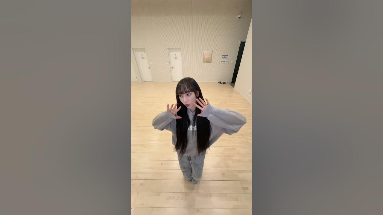 A moment captured by SECRET NUMBER's fan