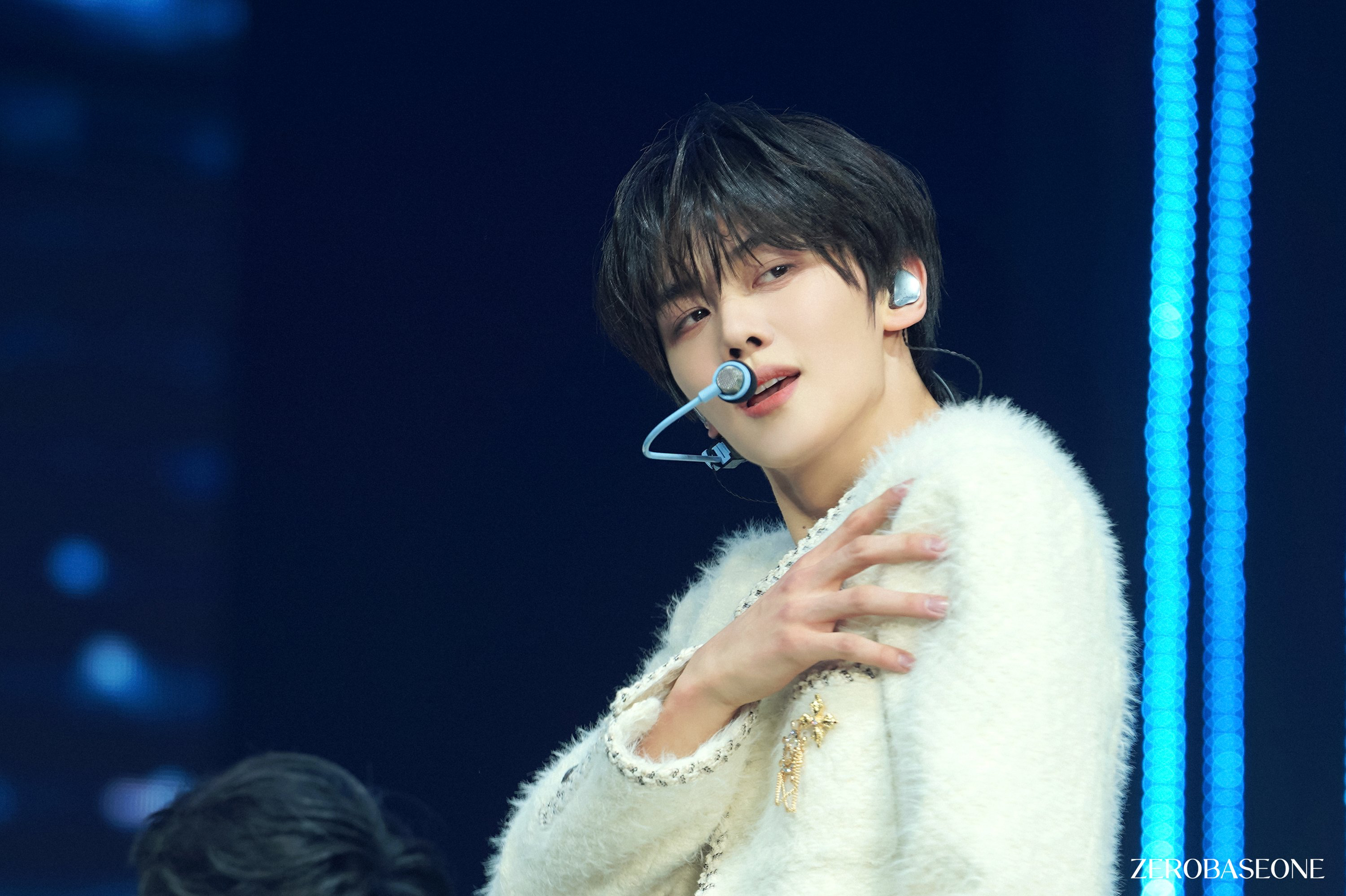 A moment captured by Kim Gyuvin's fan