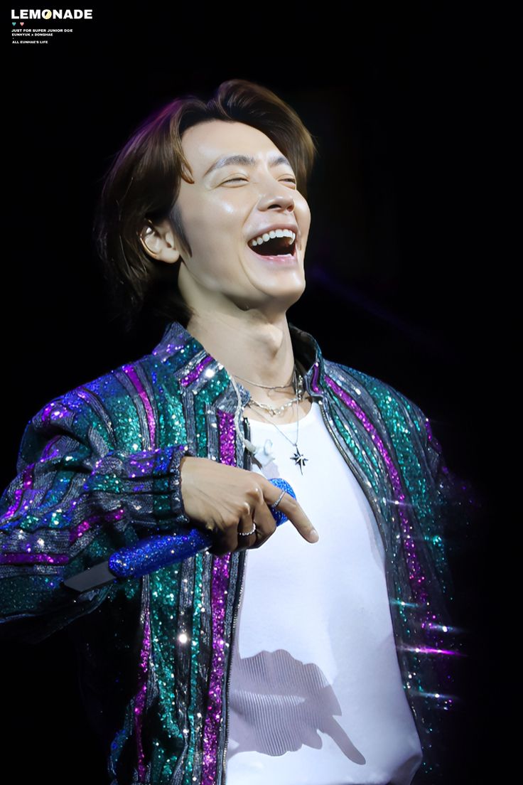 A moment captured by Donghae (Super Junior)'s fan