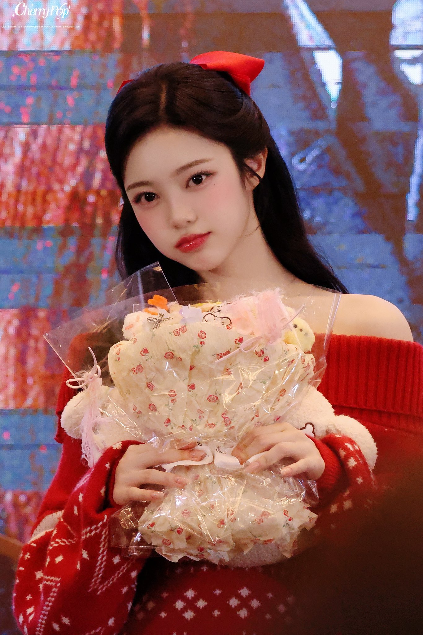 A moment captured by Ian (Hearts2Hearts)'s fan