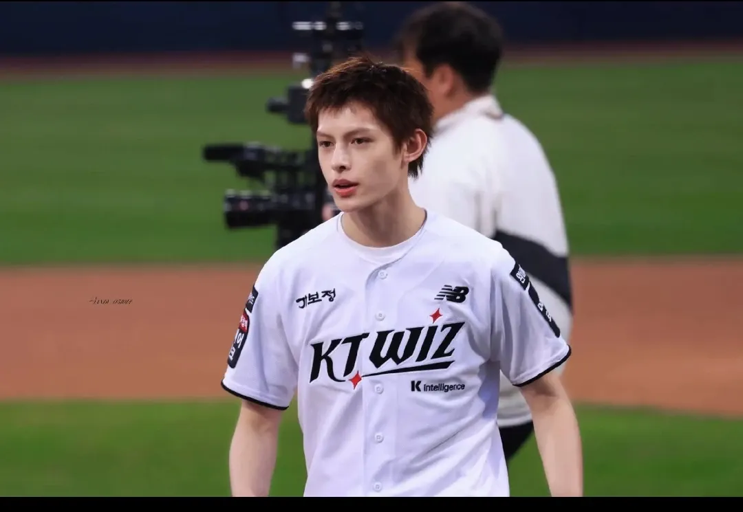 A moment captured by James (CORTIS)'s fan