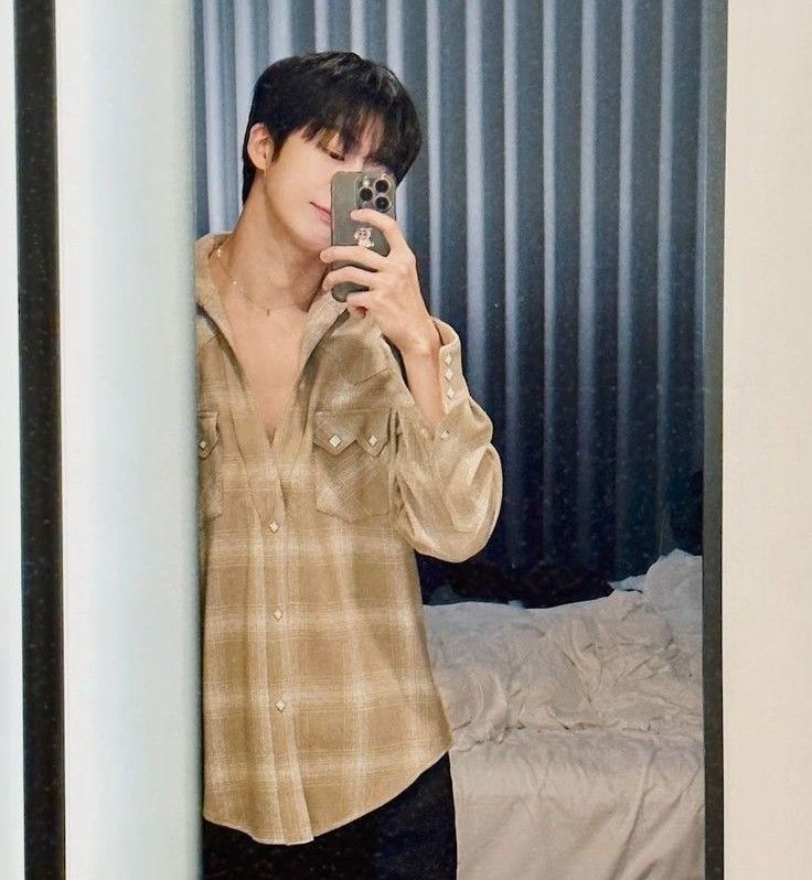 A moment captured by Hyungwon (MONSTA X)'s fan