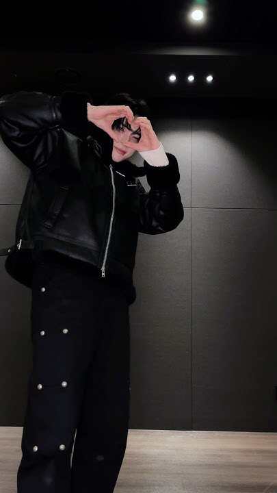 A moment captured by Sung Hanbin (ZEROBASEONE)'s fan