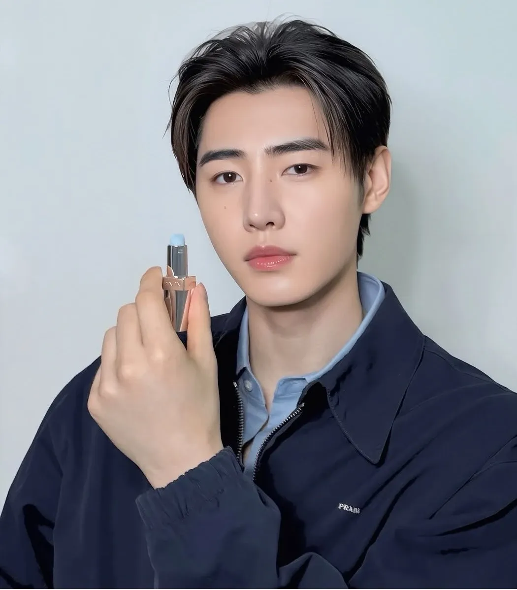 성훈 (ENHYPEN) 최근 활동샷