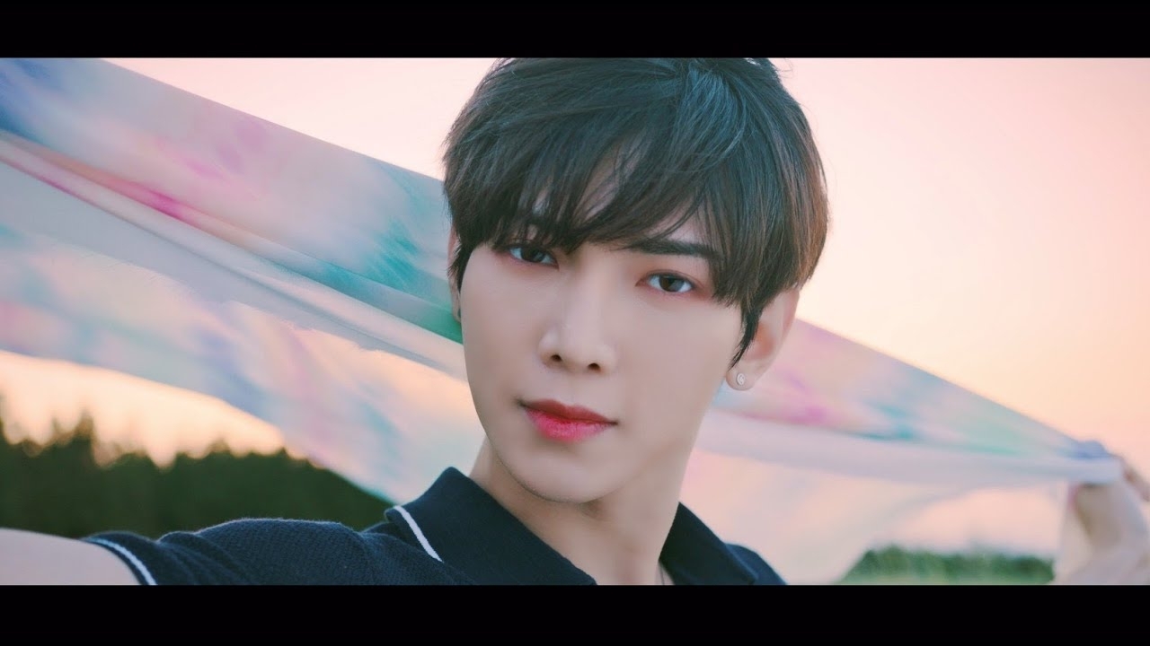 A moment captured by Hongjoong (ATEEZ)'s fan
