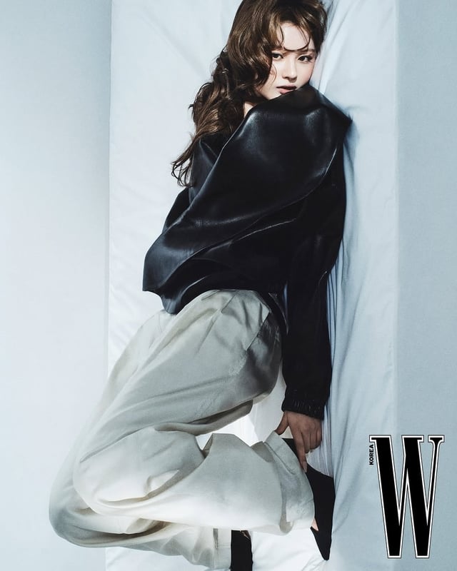 Recent activity shot of NMIXX