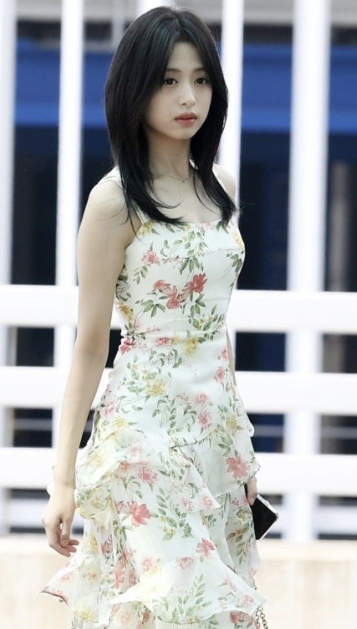 Fandom-recommended wallpaper image of Ahyeon (BABYMONSTER)