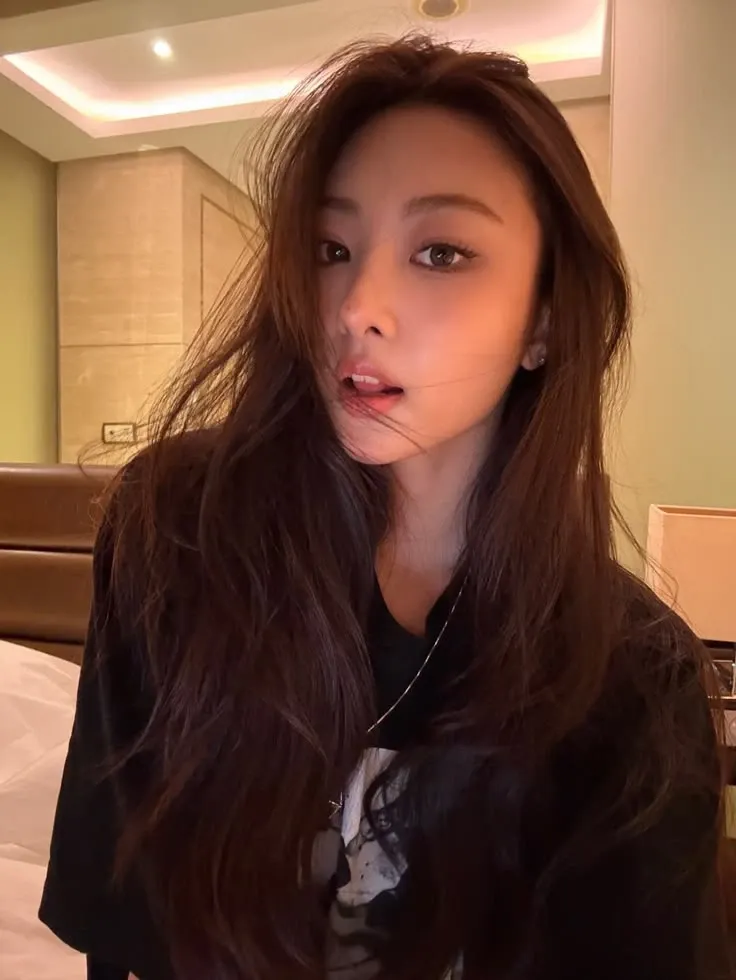 Behind-the-scenes cut of Gawon (MEOVV)