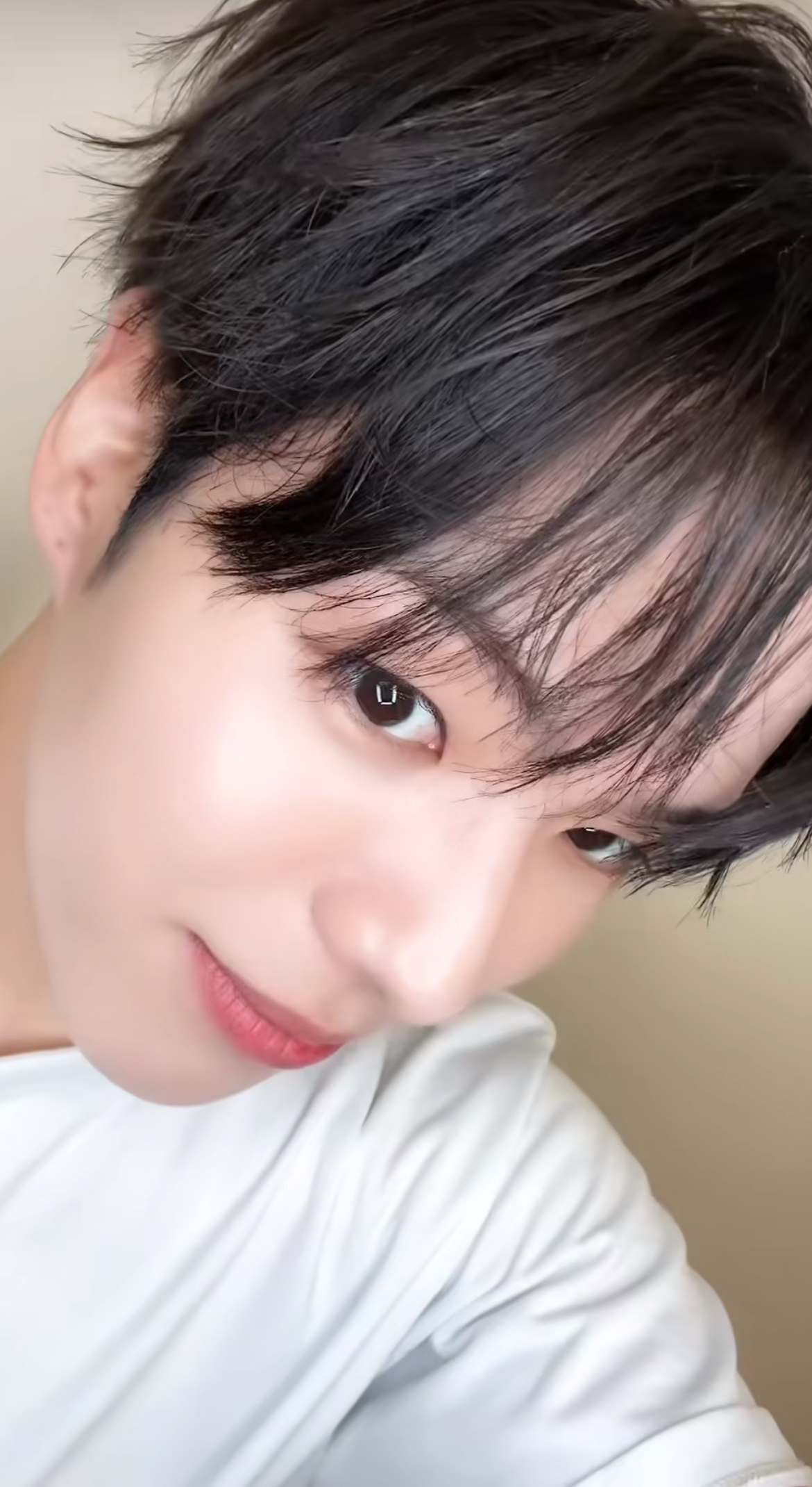 The most beloved wallpaper among Yoon Jaehyuk (TREASURE)'s fans