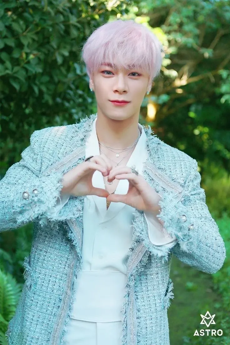 Recent activity shot of Moonbin (ASTRO)