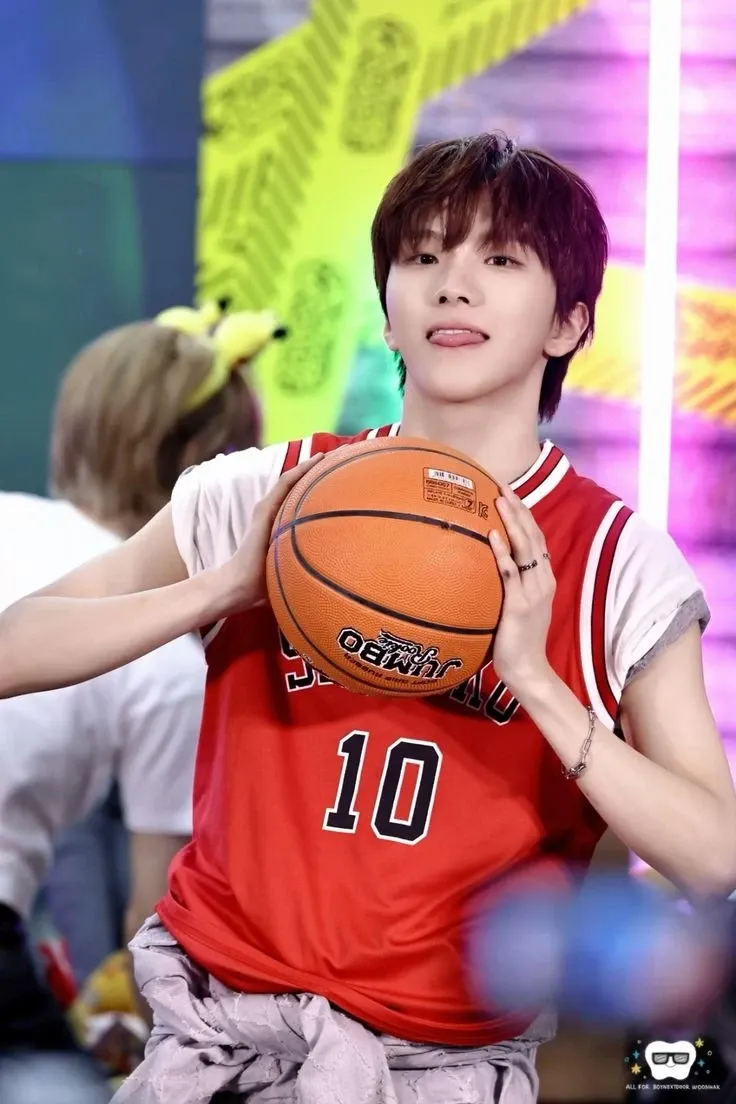 Behind-the-scenes cut of Woonhak (BOYNEXTDOOR)