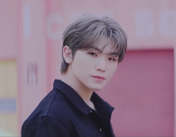 Latest photo of Woozi (SEVENTEEN)