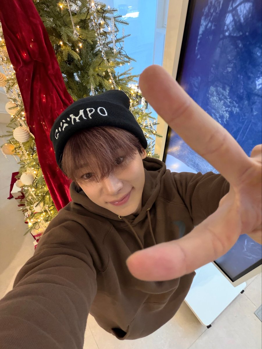 A moment captured by Wonho's fan