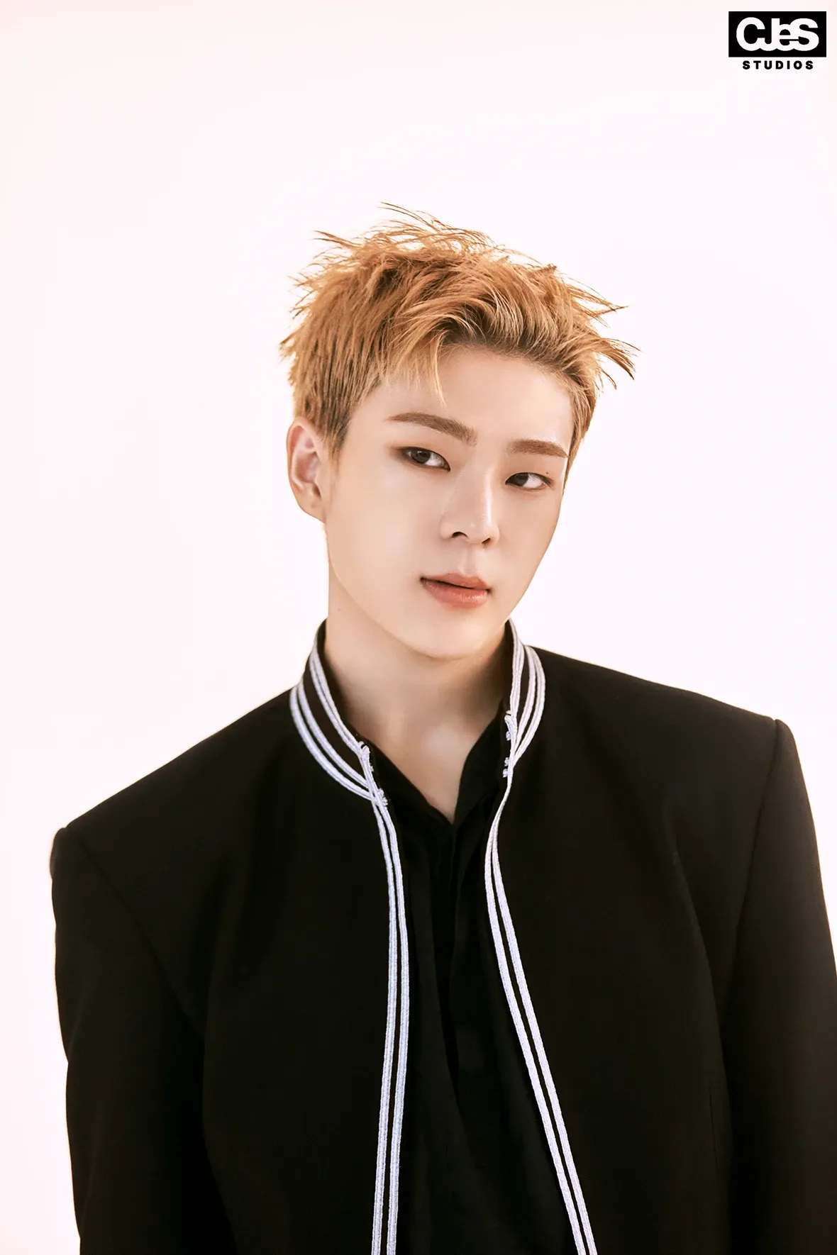 Latest photo of Kim Junmin (WHIB)