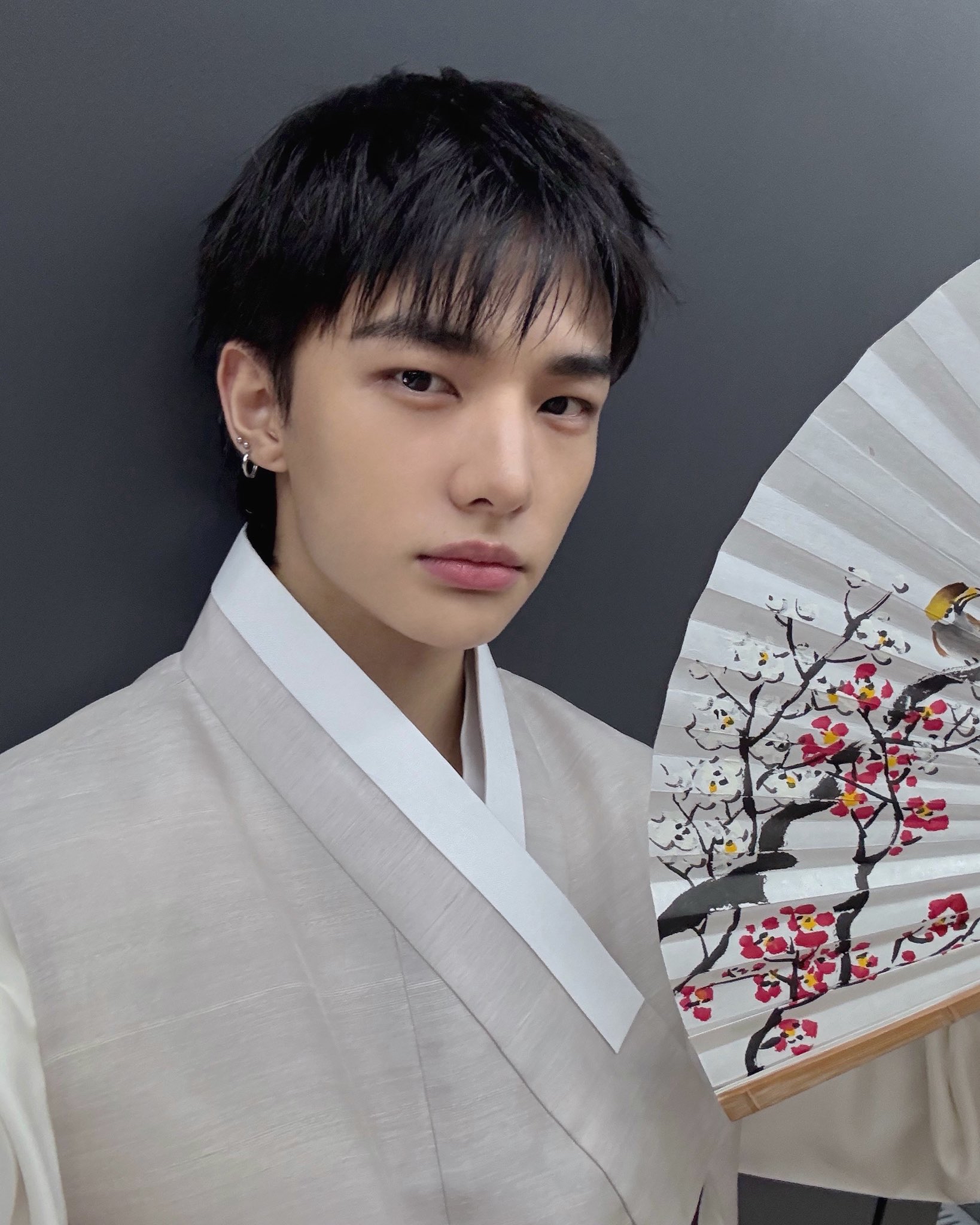 Behind-the-scenes cut of Hyunjin (Stray Kids)