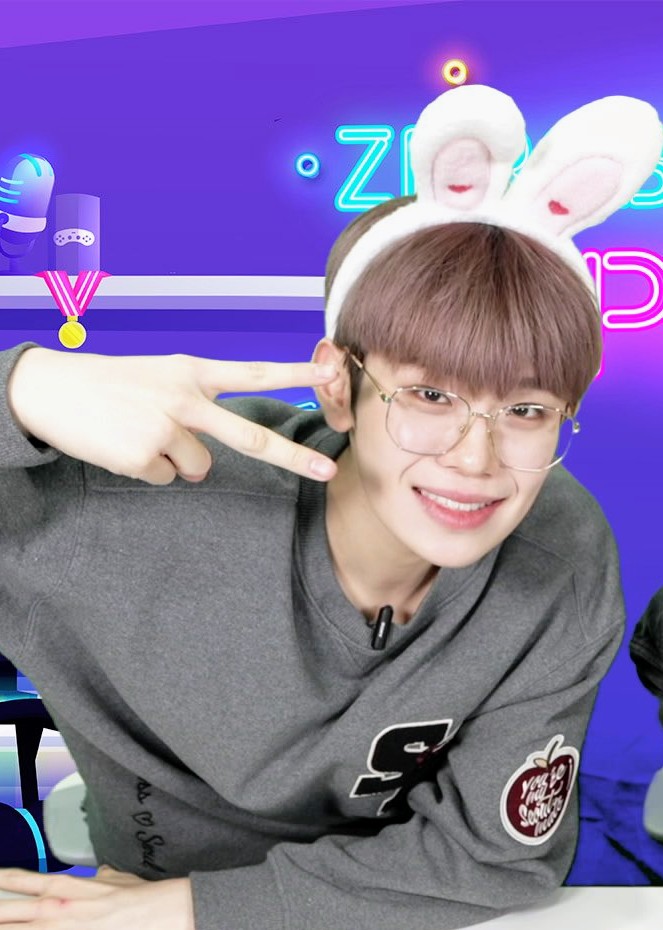 Recent activity shot of Kim Taerae (ZEROBASEONE)