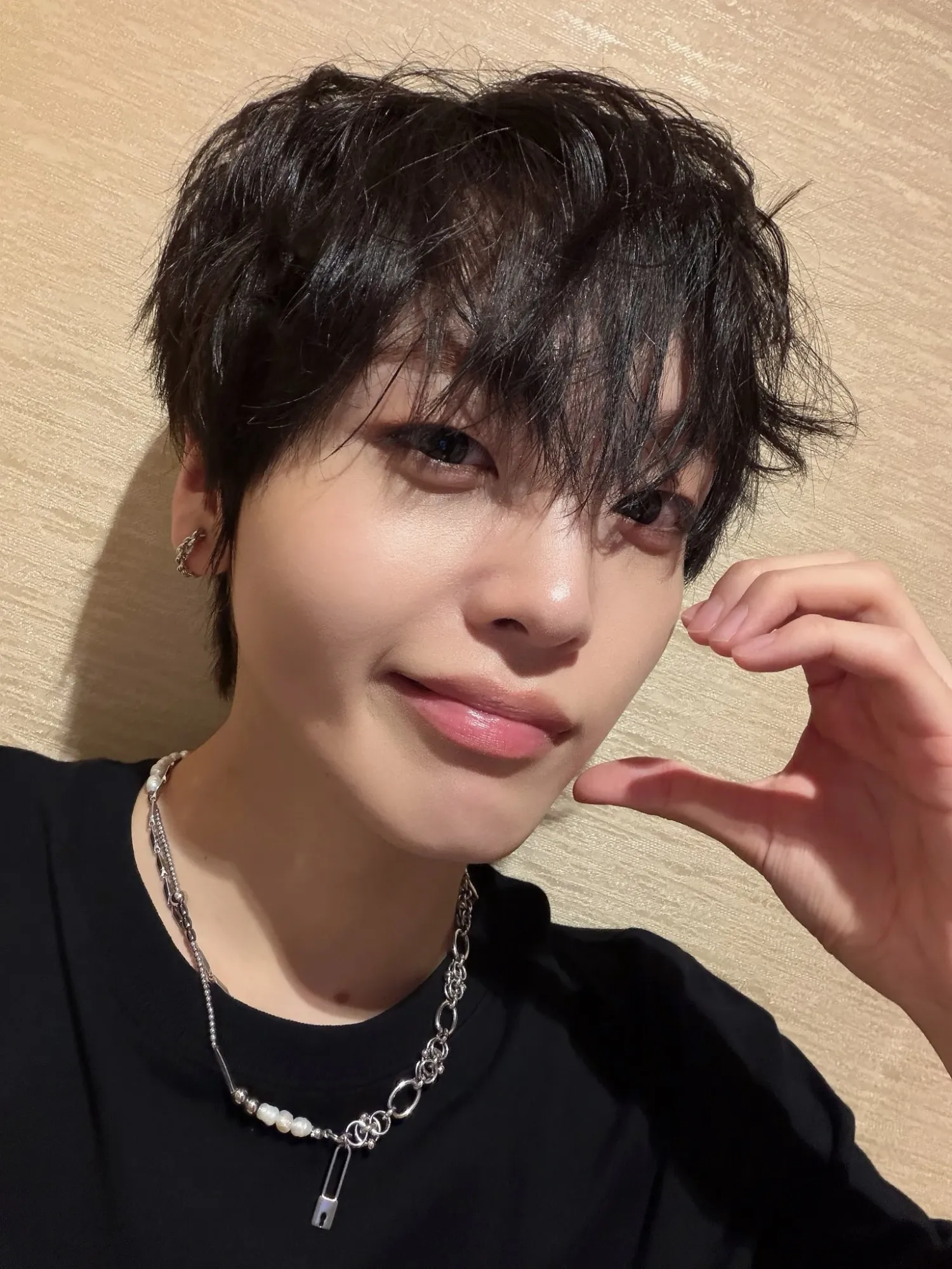 Recent activity shot of Hyeongjun (CRAVITY)