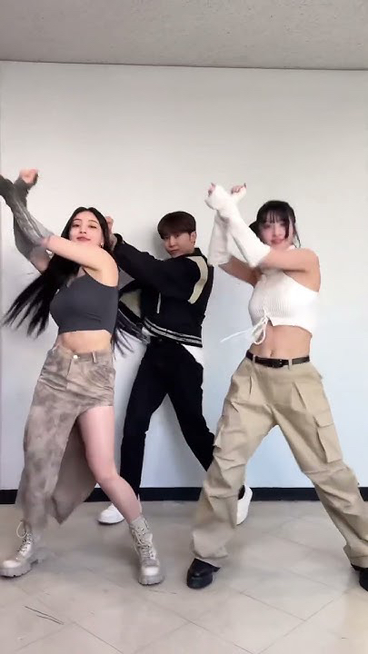 Latest photo of Momo (TWICE)