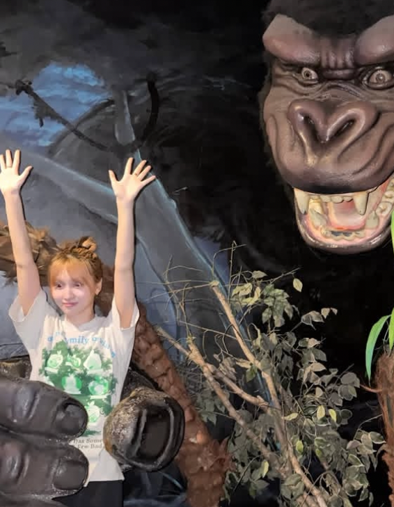 モモ (TWICE)の最新写真