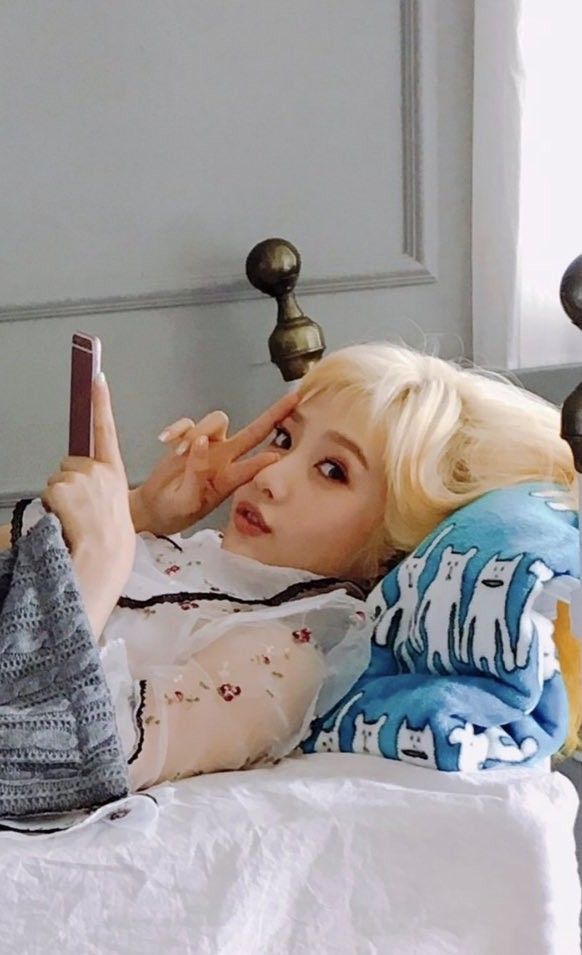 Behind-the-scenes cut of Joy (Red Velvet)