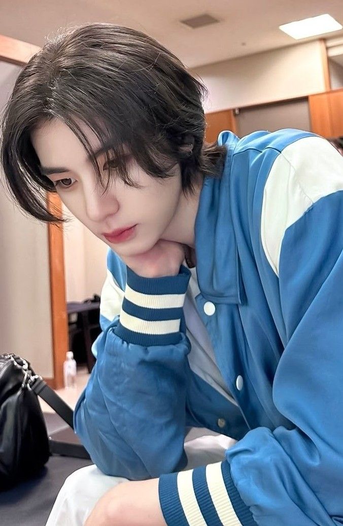 Behind-the-scenes cut of Leehan (BOYNEXTDOOR)