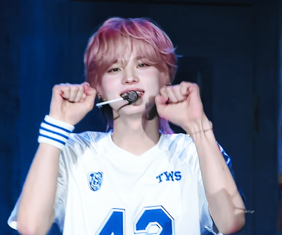 Behind-the-scenes cut of Shinyu (TWS)