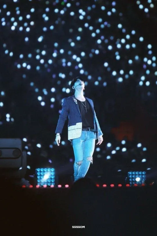 Behind-the-scenes cut of Jonghyun (SHINee)