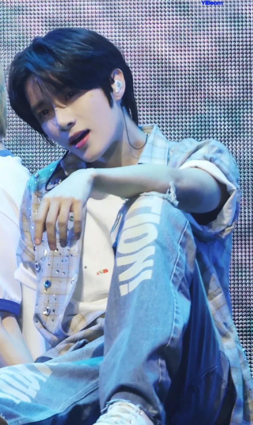 A heartfelt wallpaper shared by Beomgyu (TOMORROW X TOGETHER)'s fans