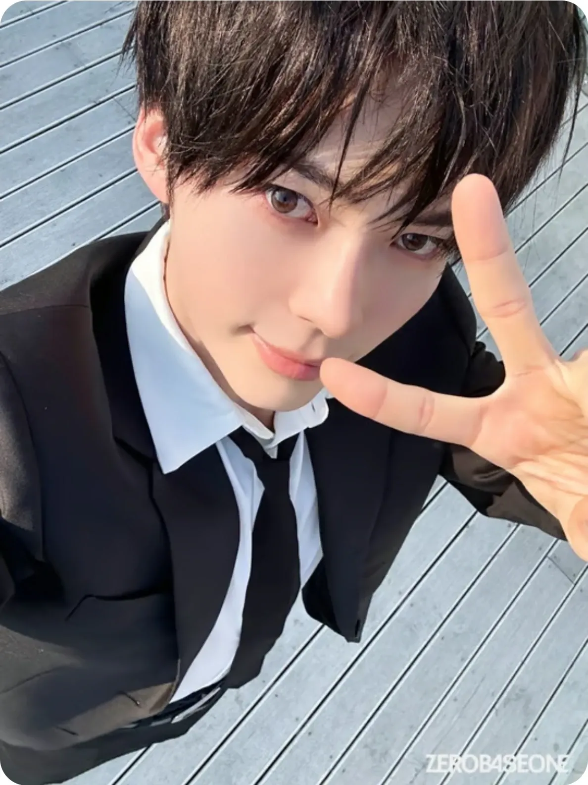 Latest photo of Sung Hanbin (ZEROBASEONE)