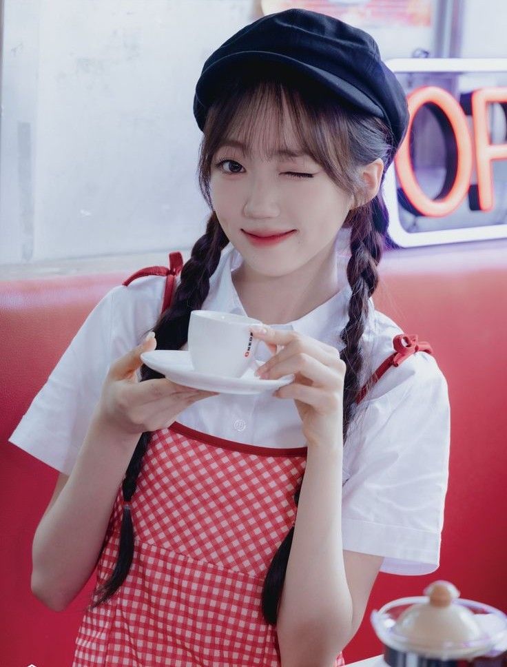 Recent activity shot of Park Shion (tripleS)