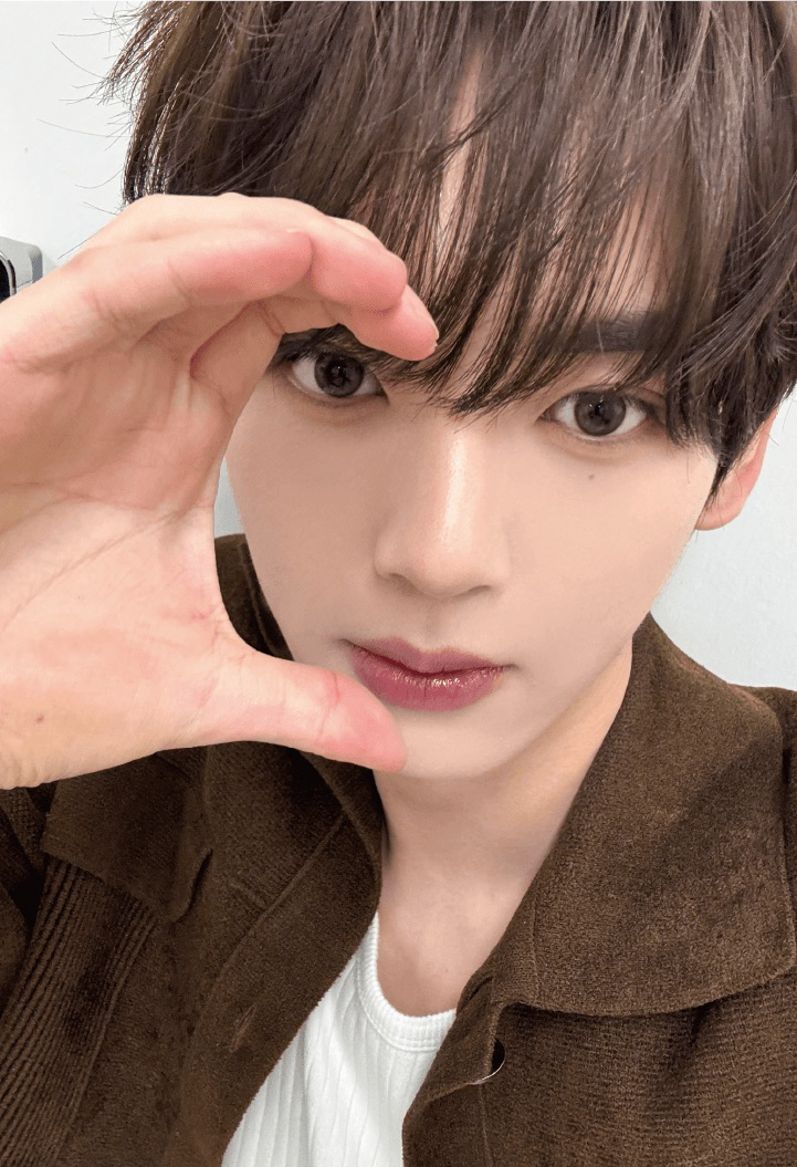 Trending idol content in the community