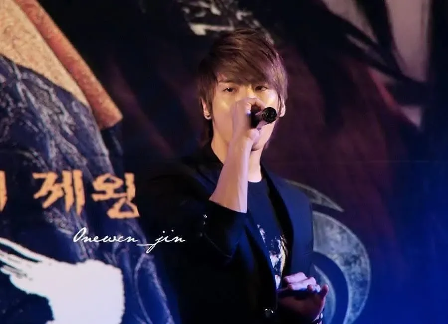 Latest photo of Jonghyun (SHINee)