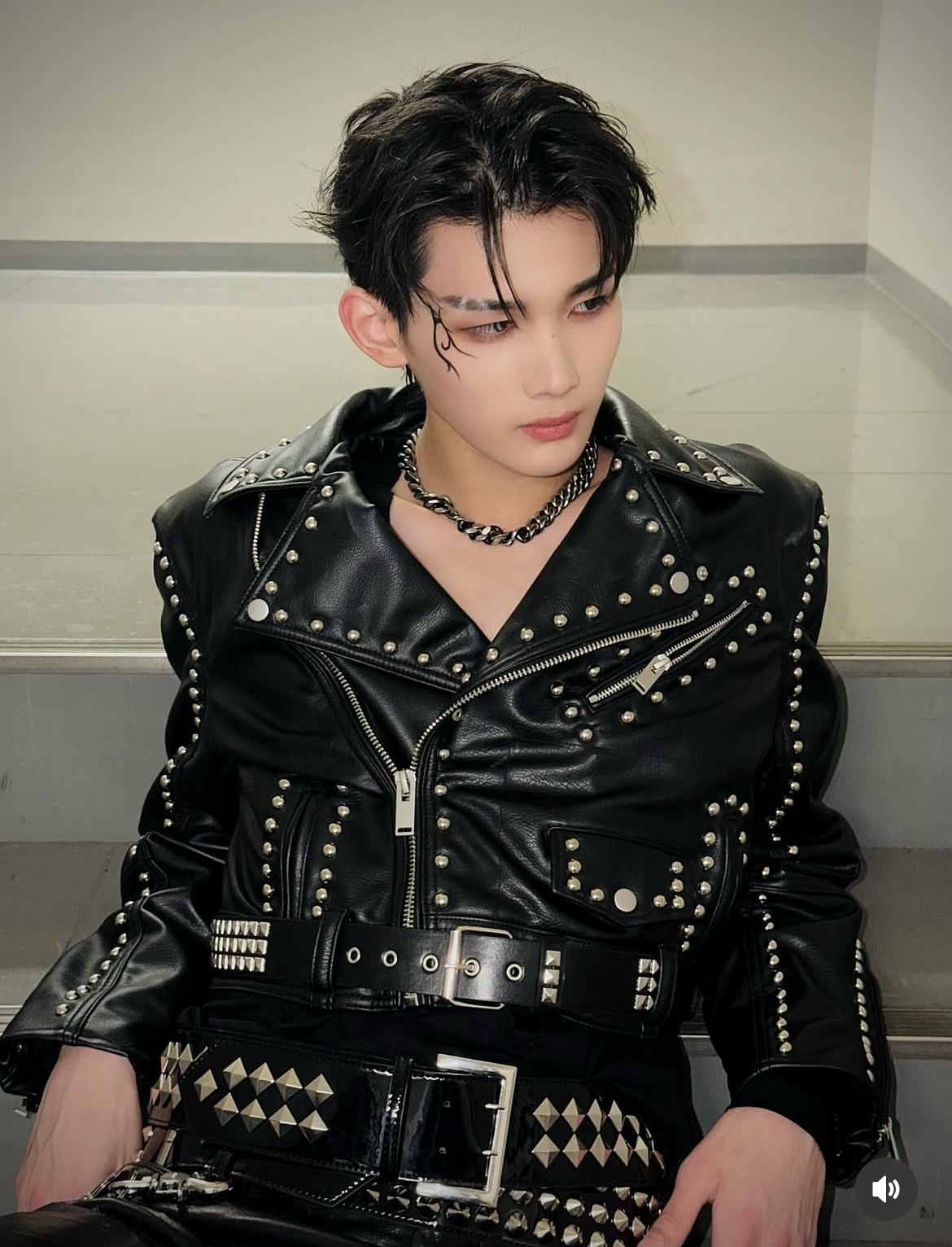 Recent activity shot of Jo (&TEAM)