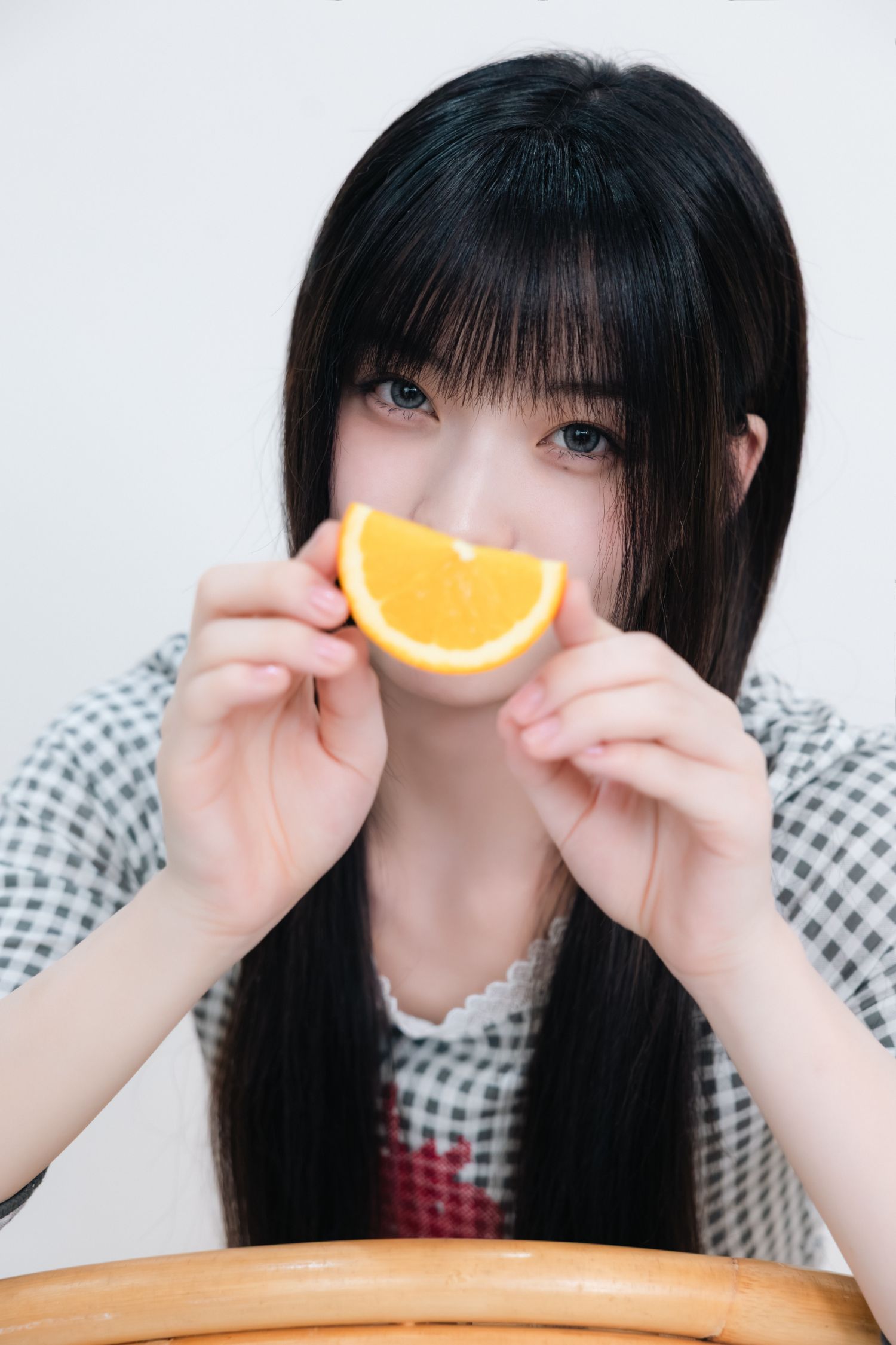 Behind-the-scenes cut of Iroha (ILLIT)