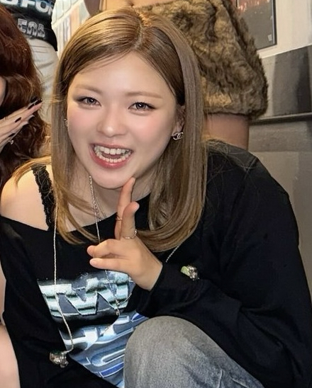 A moment captured by Jeongyeon (TWICE)'s fan