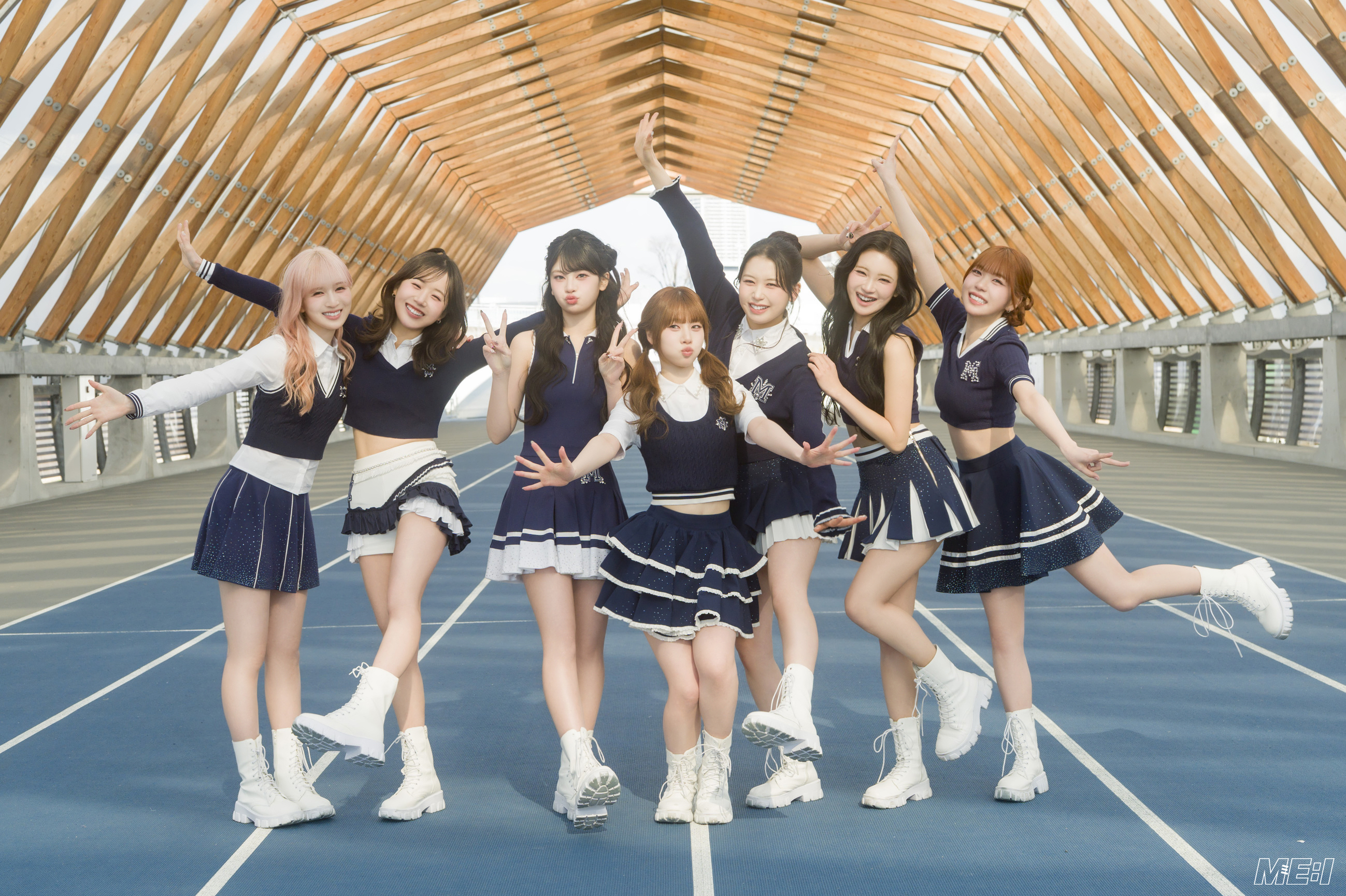 Latest photo of ME:I