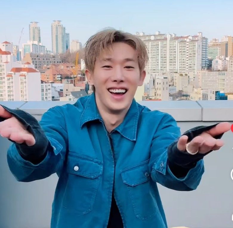 Momen yang diabadikan oleh penggemar Wonho