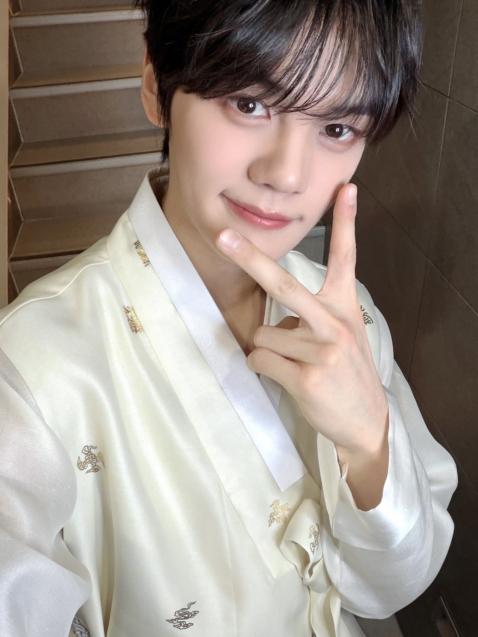 A moment captured by Kim Gyuvin (ZEROBASEONE)'s fan