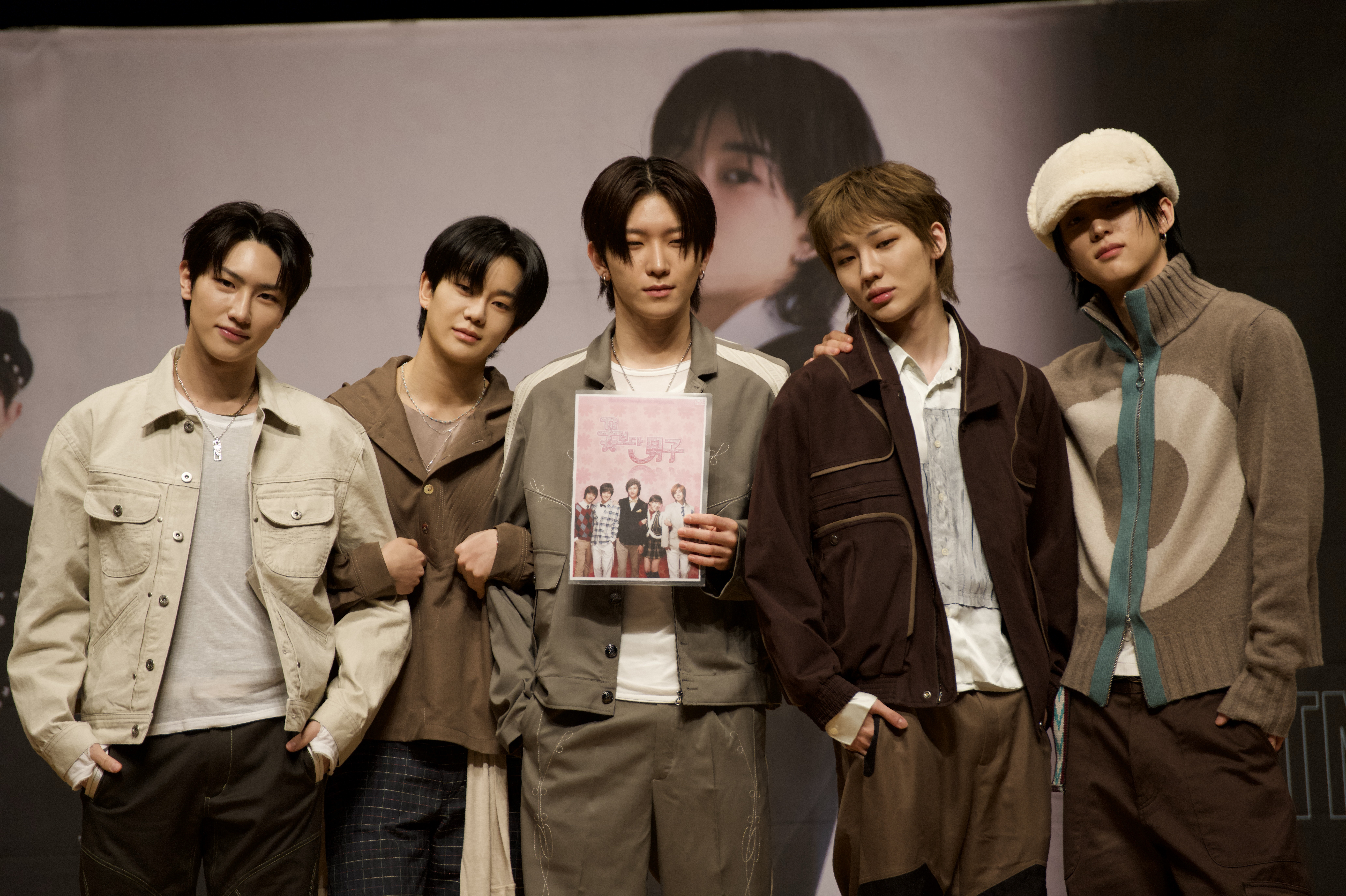 TNX 최근 활동샷