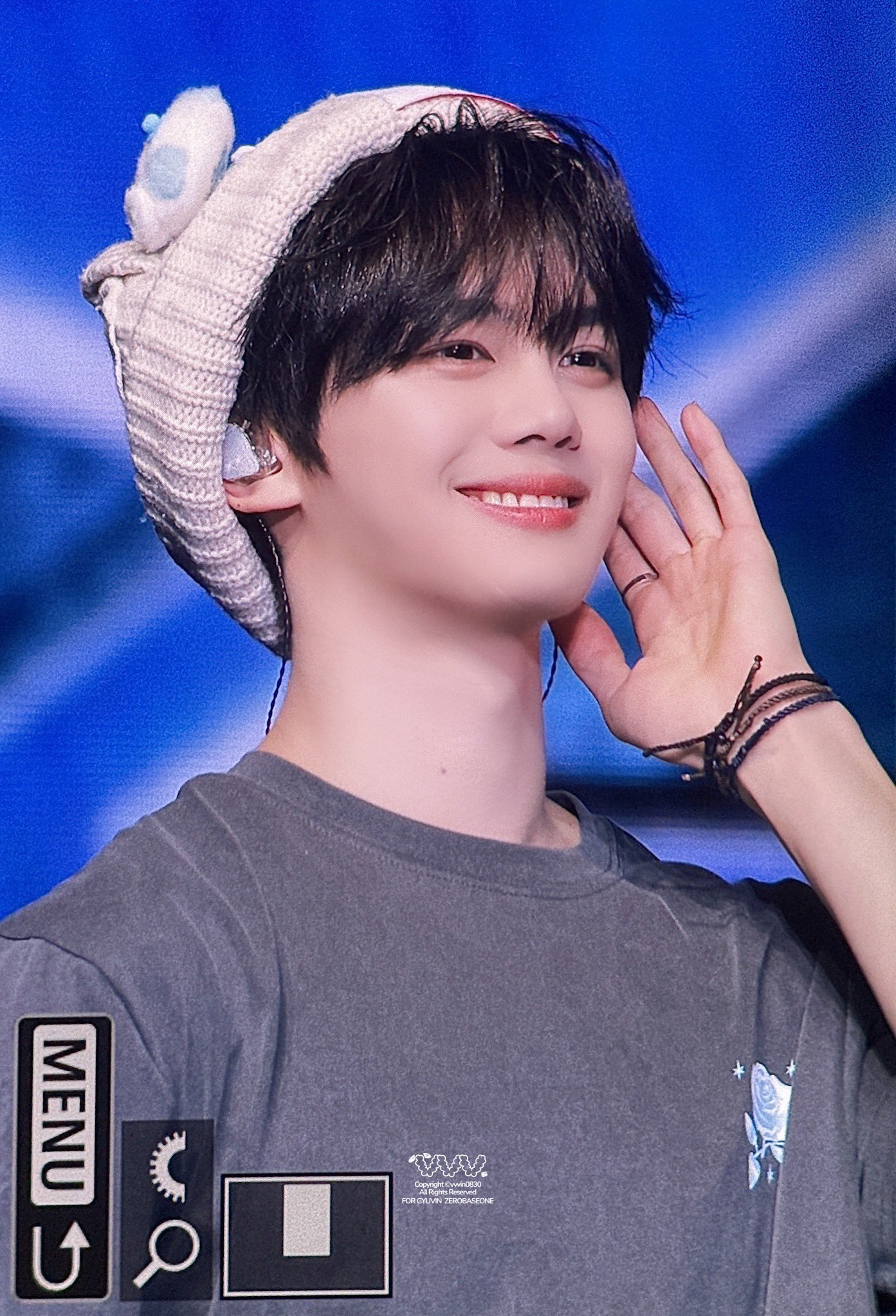 A moment captured by Kim Gyuvin (ZEROBASEONE)'s fan