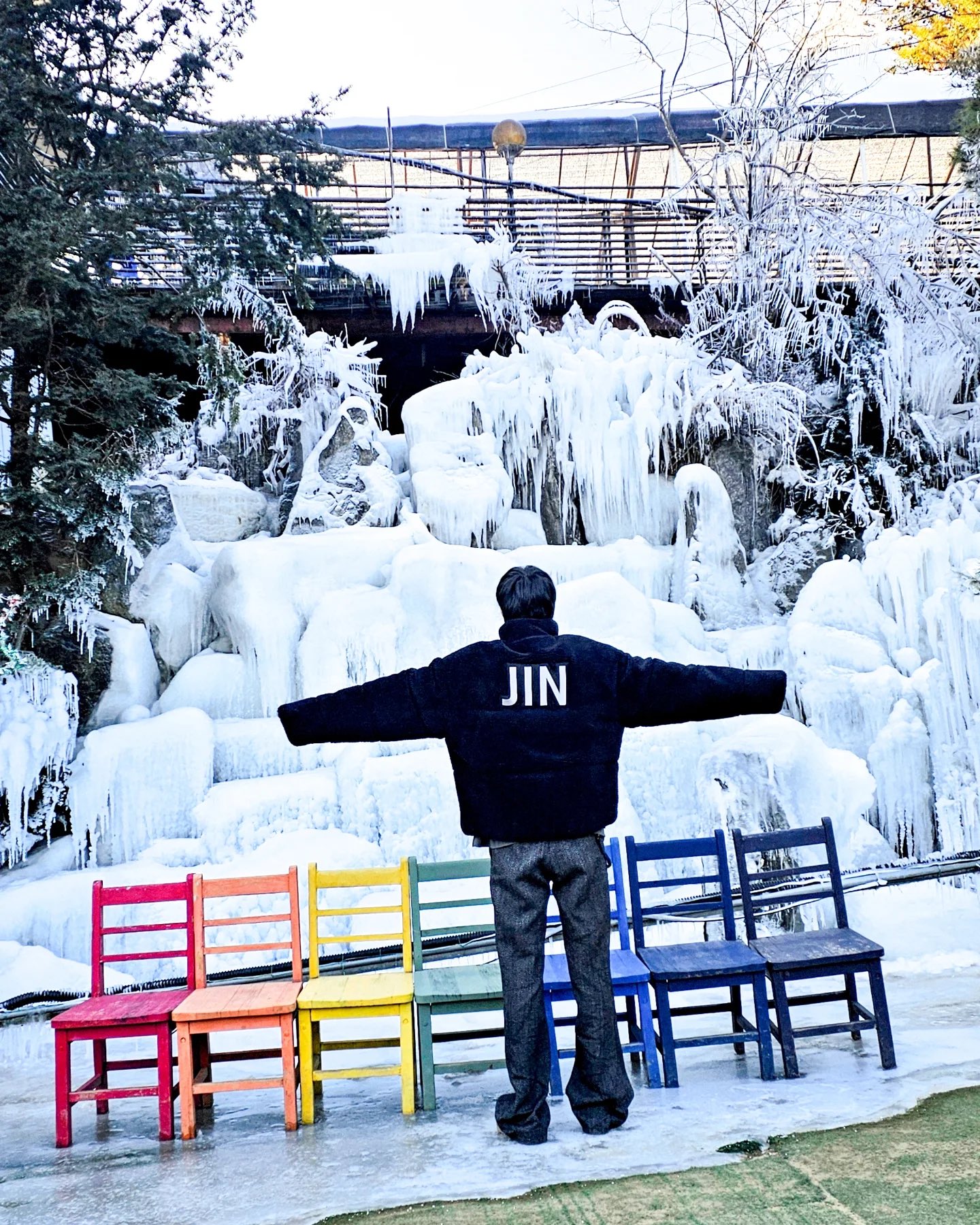 Behind-the-scenes cut of BTS