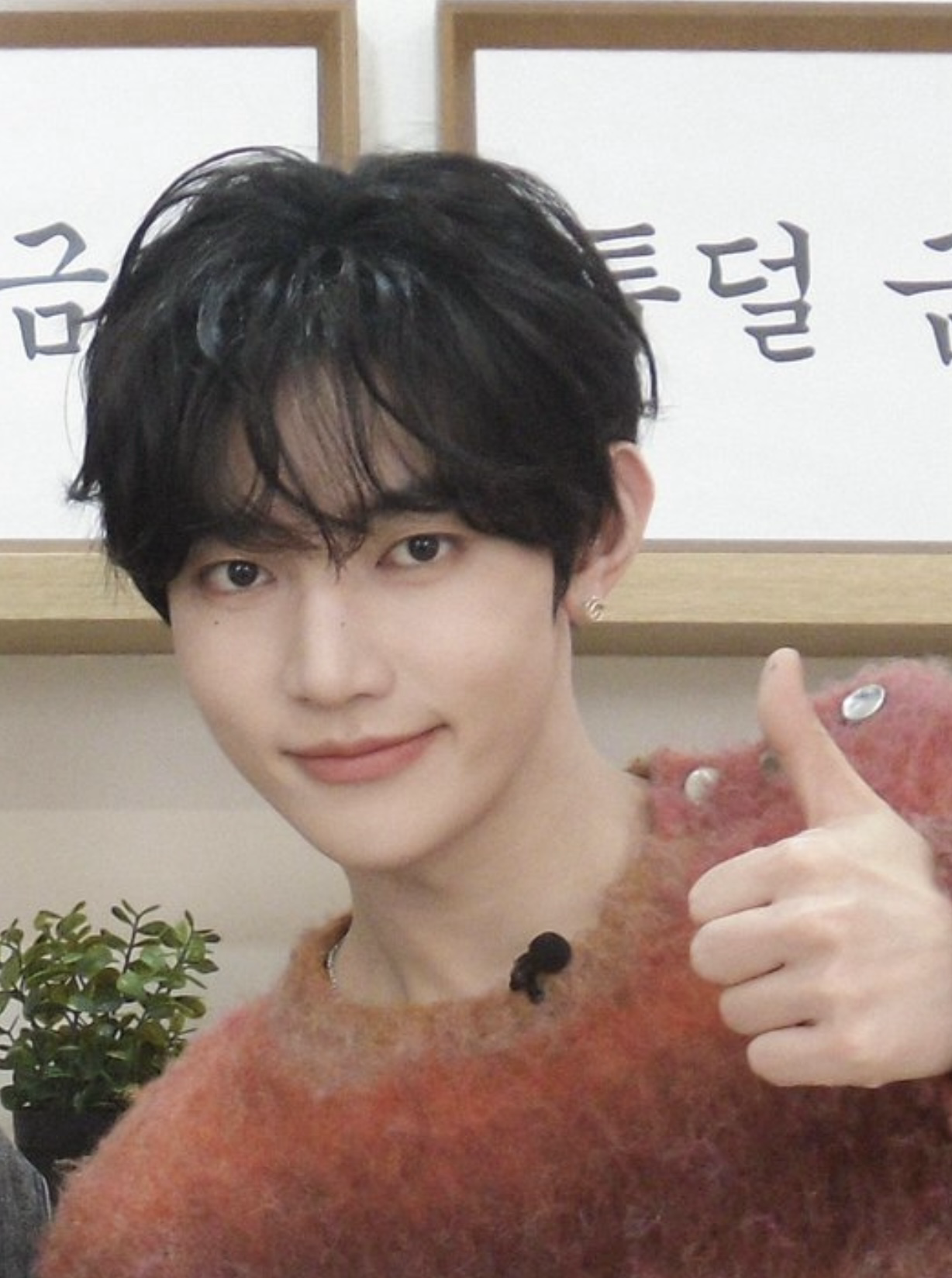 A moment captured by Zhang Hao's fan