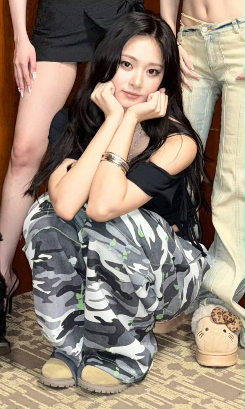 쯔위 (TWICE) 최근 활동샷