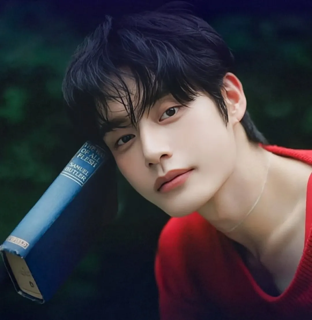 金地雄 (ZEROBASEONE)的最新活動照片