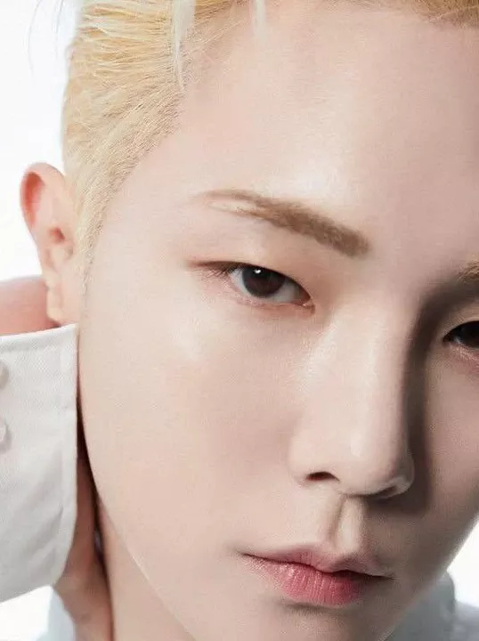 A moment captured by Key (SHINee)'s fan