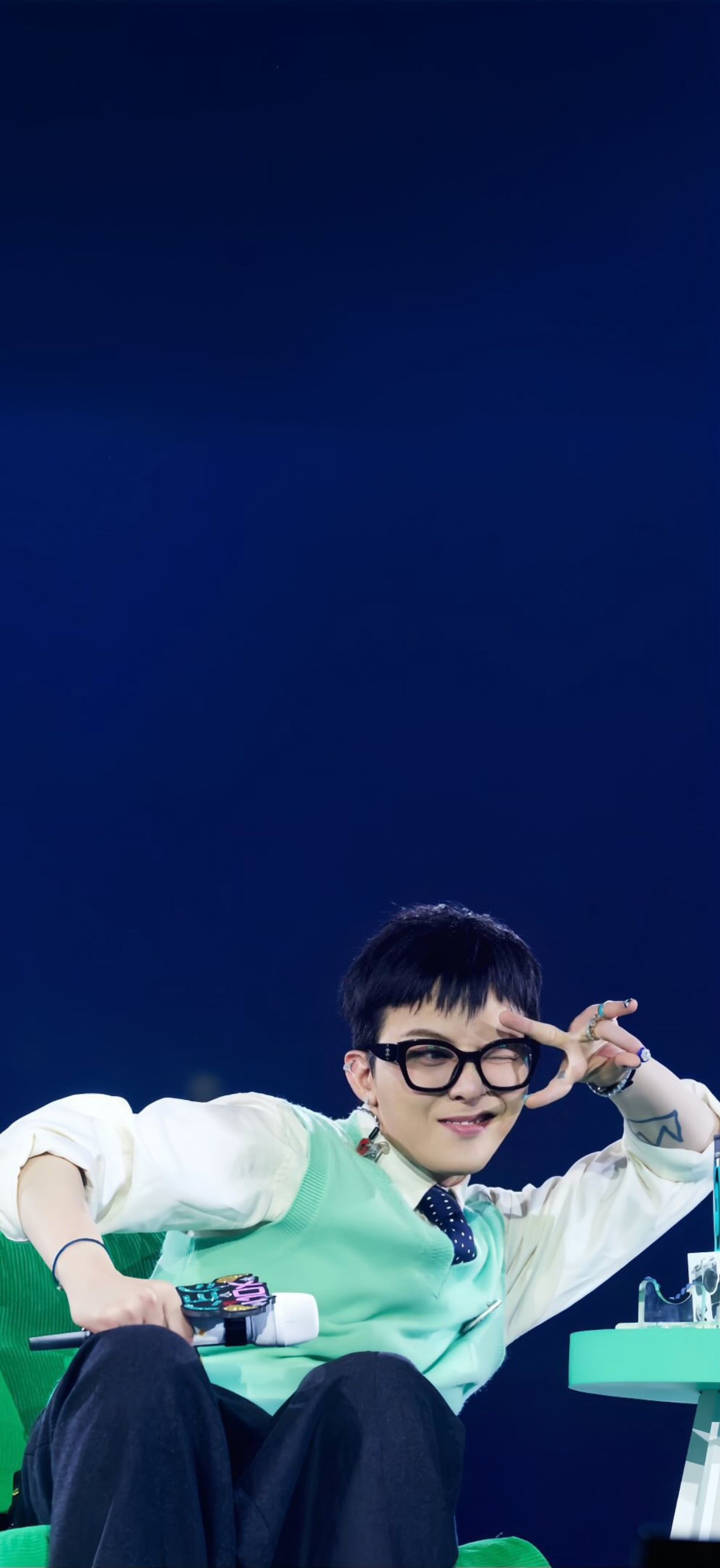 Behind-the-scenes cut of G-DRAGON (BIGBANG)