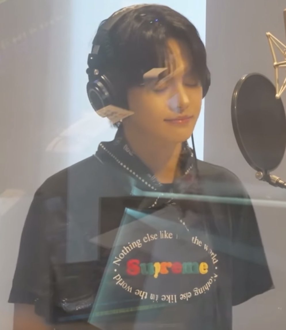 Behind-the-scenes cut of Lee Leo (ALPHA DRIVE ONE)